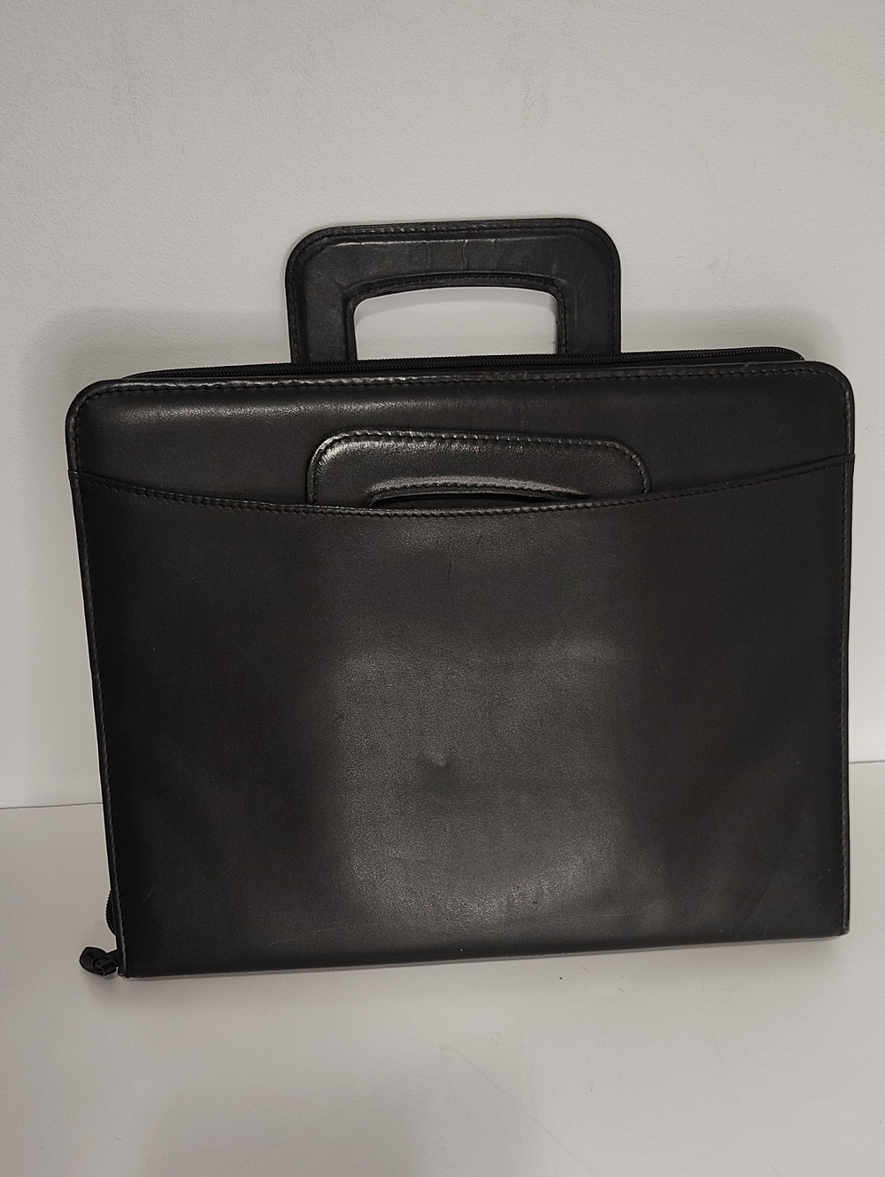 Classic Black Leather Briefcase – Professional Men’s Carry Case